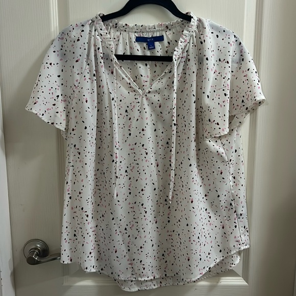 Apt. 9 short sleeve blouse, size large - Picture 1 of 2